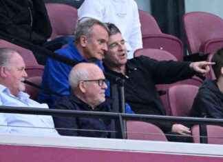 Noel Gallagher’s Response to Oasis Tour Ticket Sale Controversy news-01092024-004134