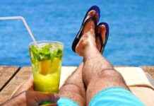 Seaside Drama: Holidaymakers Race for Sunbeds at Hotel Opening news-09082024-053749