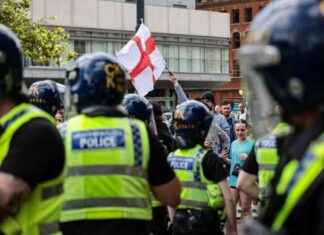 Urgent Police Letter to Manchester Businesses Regarding Potential Disorder: What You Need to Know news-09082024-054121