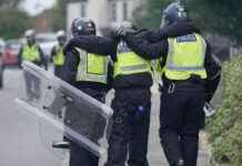 Warning Issued by Police Chief Over Surge in Riot Rumors – Take Precautions Now news-09082024-054909