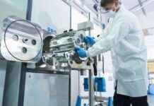 Breakthrough Brain Implant Trial with ‘Wonder Material’ in UK news-09082024-065932