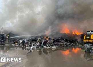 Fire at Sackers Scrap Yard in Great Blakenham: Situation Under Control news-09082024-081555