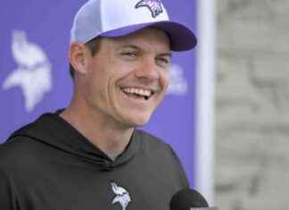 Kevin O’Connell’s Plan for Minnesota Vikings Quarterbacks in Preseason Opener news-09082024-083212
