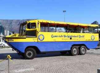 Introducing The Waterfront Duck: Cape Town’s First Amphibious Bus Sets Sail – Watch Now news-09082024-093439