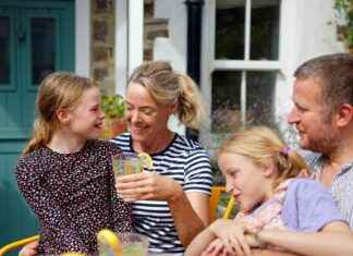 Save £60 on Family Days Out with This Money-Saving Hack news-09082024-103903