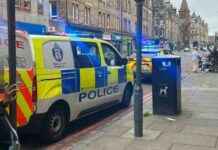 Police Response to Incident on Edinburgh High Street: Officers Seen Preparing for Action news-09082024-111940