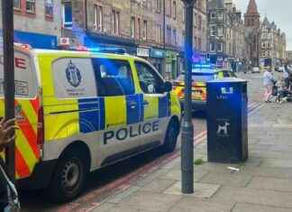 Police Response to Incident on Edinburgh High Street: Officers Seen Preparing for Action news-09082024-111940