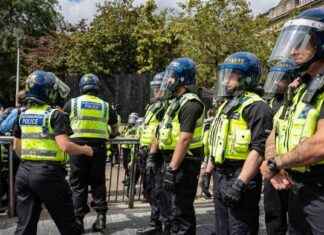 Live Updates: Manchester Court Accuses More Suspects of Disorder news-09082024-115614