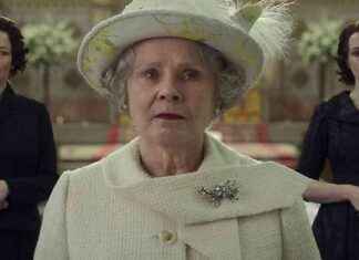 Royal Spin-Off Potential: The Crown Creator Teases Exciting Possibilities news-16082024-113147