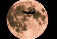 Supermoon Illuminates Greater Manchester in Stunning Photos news-18092024-010745