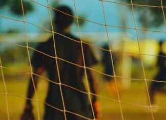 Resilient Winger Steps Up to Goalkeeper Role After Red Card – Mancunian Matters news-18092024-131036