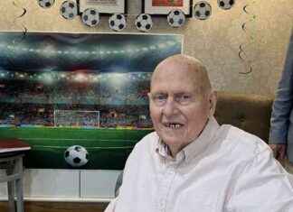 Analyzing Ex-Manchester United Manager’s Surprising Reaction to Current Squad news-06102024-095827