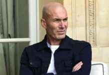 Real Madrid Dressing Room Reaction to Zidane and Man United: Analysis and Insights news-18102024-223131