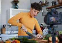 Adding Chocolate to Curry: A Controversial Twist Sparks Outrage news-27102024-181825