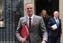 Should the Government Ban Teenagers from Social Media? news-20112024-125234