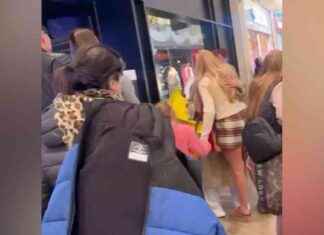 Celebrity Encounter: Tyson and Paris Fury Meet Molly-Mae at Trafford Centre celebrity-encounter-tyson-and-paris-fury-meet-molly-mae-at-trafford-centre