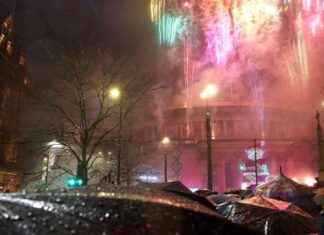 Manchester New Year Firework Display Draws Thousands Despite Rain manchester-new-year-firework-display-draws-thousands-despite-rain