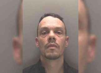 Man shocked as WhatsApp messages exposed in court man-shocked-as-whatsapp-messages-exposed-in-court