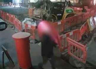 Mysterious Stranger Steals Heart on Valentine’s Day – Shocking! mysterious-stranger-steals-heart-on-valentines-day-shocking