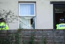 Chaos in Manchester: Police Swarm from Both Sides chaos-in-manchester-police-swarm-from-both-sides