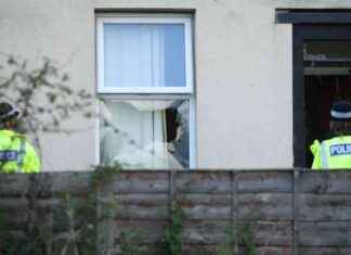 Chaos in Manchester: Police Swarm from Both Sides chaos-in-manchester-police-swarm-from-both-sides