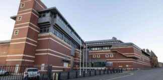 Prison Officer Suffers Slash Injuries in Strangeways Attack prison-officer-suffers-slash-njuries-in-strangeways-attack
